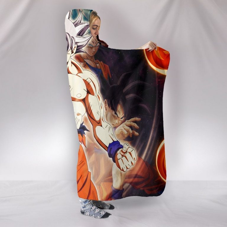 DRAGON BALL GOKU HOODED BLANKET OUTBREAK POWER BLANKET Dragon Ball